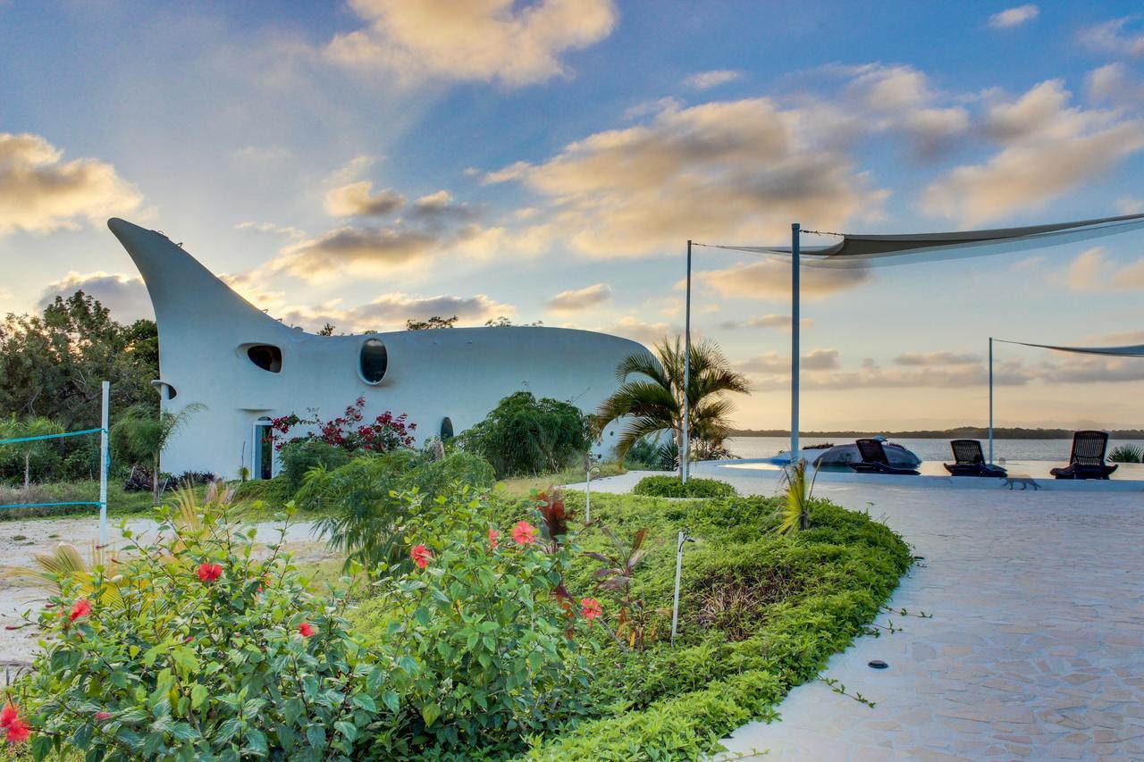 Swan Villas Maya Beach Exterior photo