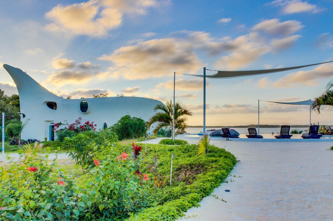 Swan Villas Maya Beach Exterior photo